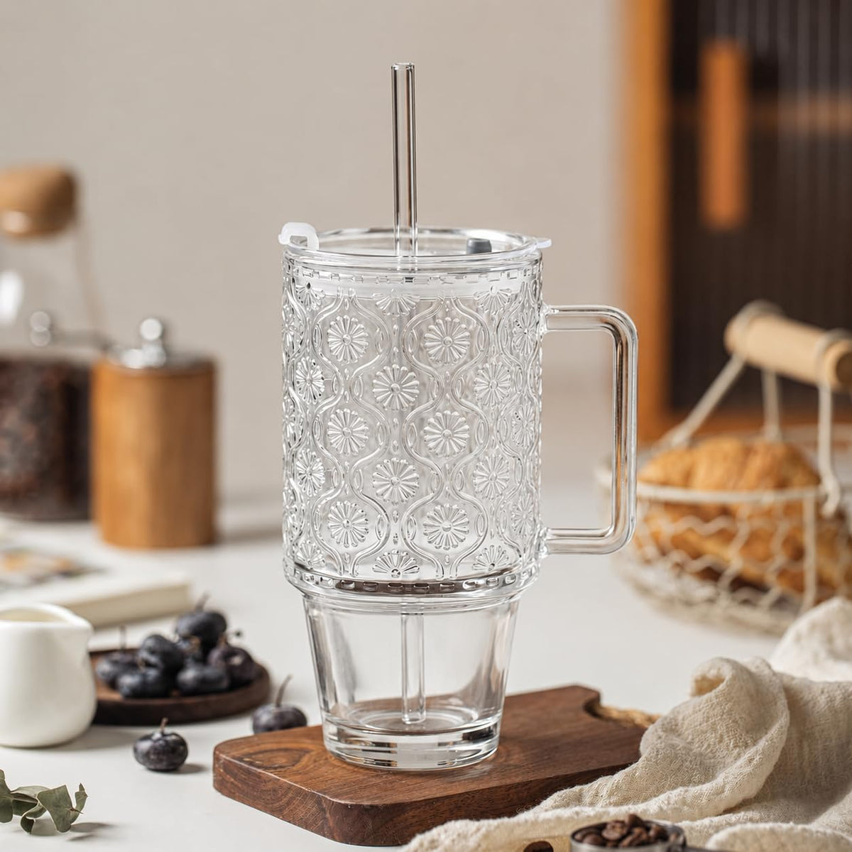 24 Oz Ribbed Glass Tumblers with Lids and Straws Q344